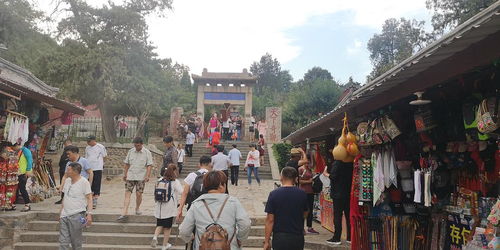 登高必自卑，登高必自卑行远必自迩的读音