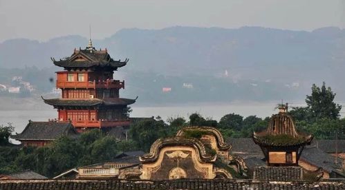 《游巴蜀》真的是李白写的吗? 游巴蜀 李白 二月春风最芳华 零星雨色映