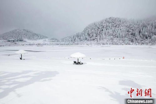 冰天雪地的意思和造句