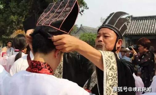 “弱冠”指的是男子多少岁?这个年龄的男子应该做什么?