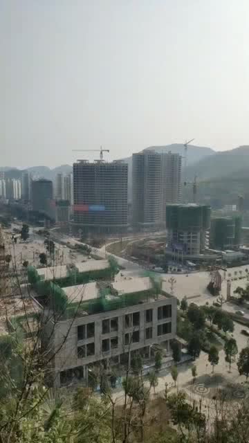 万丈高楼平地起的意思是什么?