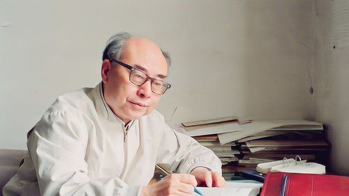厥功至伟是指死人吗