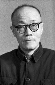 范文澜简介，范文澜先生简介