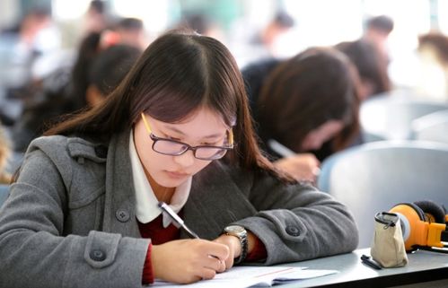 消沉的反义词，消沉颓废是什么意思