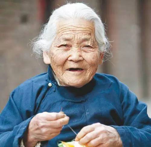 什么是百岁老人?