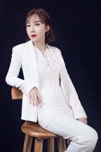 嫣怎么读写，讳怎么读
