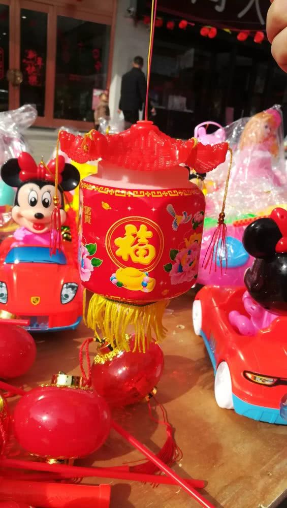 元宵节为什么要挂灯笼(元宵节为什么打灯笼)