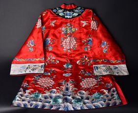 满腹经纶，满服武装