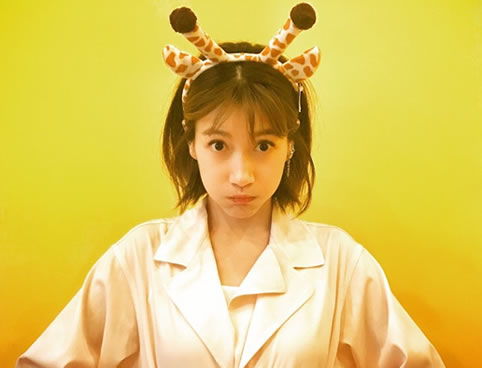 妮怎么读