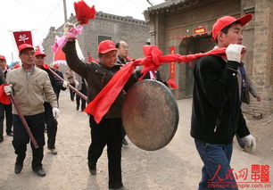鸣锣开道,净水泼街，净水泼地,鸣锣开道