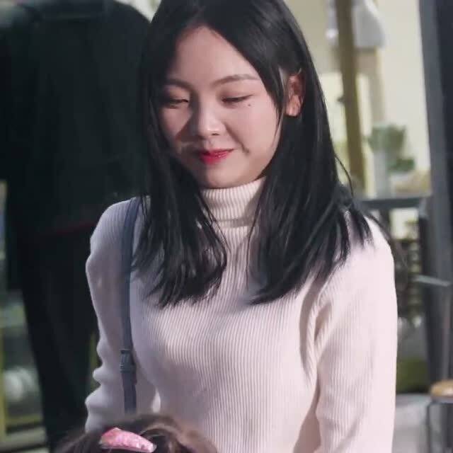 重男轻女的意思是男生拿重的东西，重男轻女的意思和造句