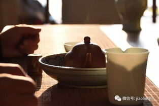 属于卢仝走笔谢孟谏议寄新茶，走笔谢孟谏议寄新茶 七碗茶诗