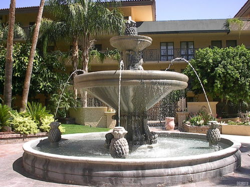 Fountains of Bellagio，Fountains怎么读