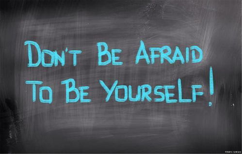 afraid，害怕的英文afraid of的英语