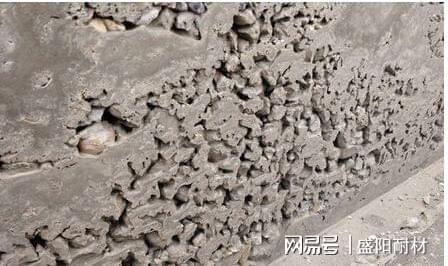 游泳的时候是泌水还是溺水