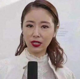 满脸横肉
