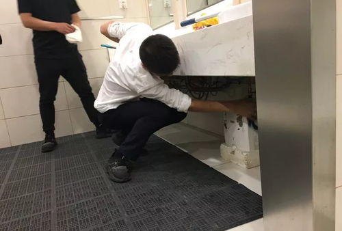 不遗余力的意思是什么