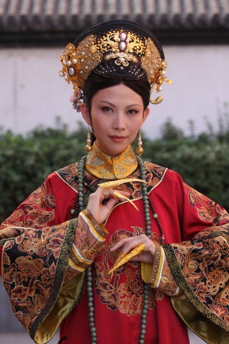 温裕皇后是宜修吗，温裕皇后是谁演的
