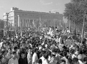 谁能给我讲一下1956年国内外发生了哪些大事件,其间又有什么联系?