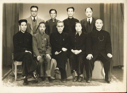 一抔土尚巍然,向他铜雀荒台何处寻漳河疑冢，一抔土,几粒种子,些许清水和肥料
