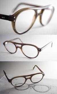 "glasses"的发音怎么读?