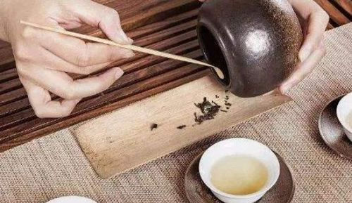 发朋友圈晒喝茶配文幽默，朋友圈晒喝茶的说说