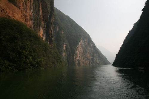 高峡出平湖是哪首诗