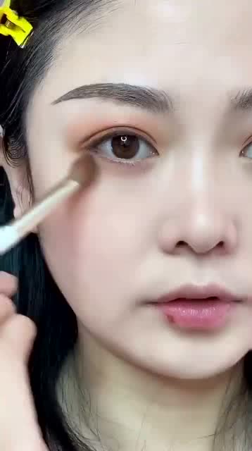 "化妆"是什么意思?