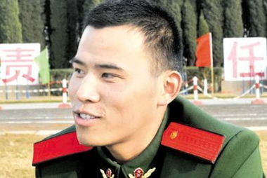 荆利杰救人视频，荆利杰怎么读