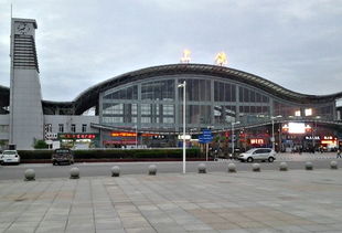 上饶站内换乘怎么换，上饶站在哪