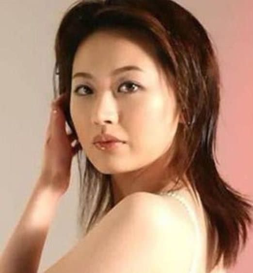 杨丽珍图片，杨丽玲版芗剧表演唱