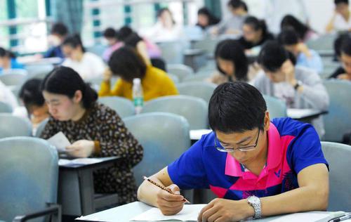 公务员政审查哪些亲属，甘肃公务员政审查哪些内容
