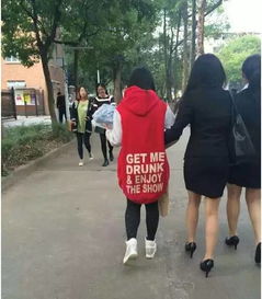 书包的英语单词拼写怎么写，书包的英语单词怎么写?
