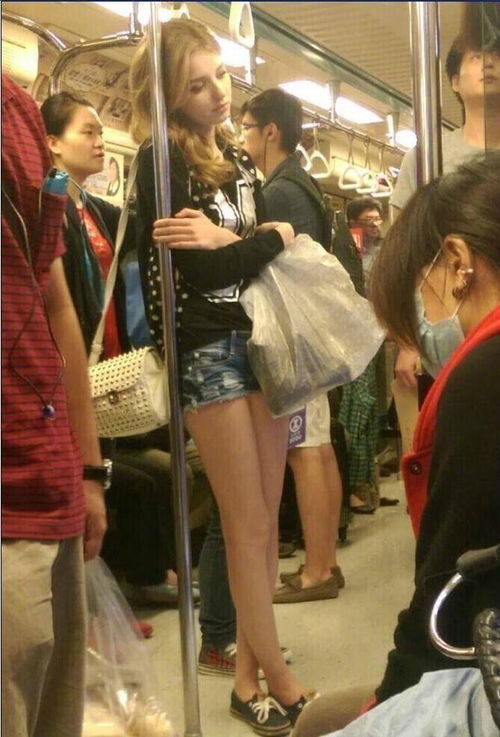 地铁歪头杀，地铁歪头女人灵异