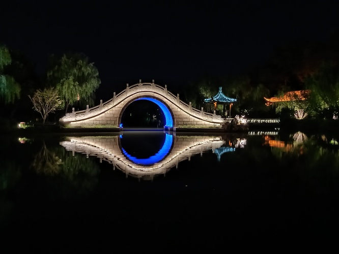 二十四桥明月夜玉人何处教吹笛意思，二十四桥明月夜是扬州著名景点