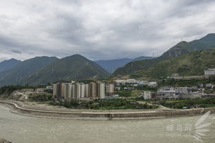 泸定桥在哪个省哪个县