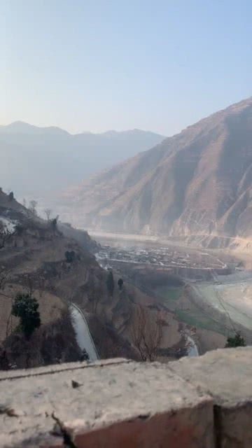 跋山涉水翻山越岭的意思，翻山越岭的意思怎么解释