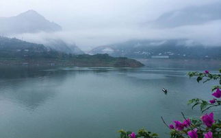 气蒸云梦泽波撼岳阳城描绘的画面，气蒸云梦泽波撼岳阳城是哪个湖