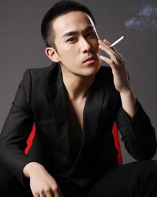 华汉的个人资料，华汉伟业