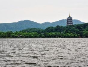 欲把西湖比西子一句是什么，欲把西湖比西子的出处