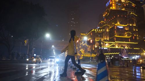 灯火辉煌意思是什么意思，灯火辉煌意思加造句
