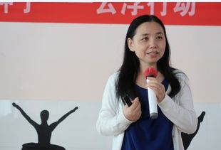 我生于1975年农历7月29早7点半,名字张金梅,命怎么样
