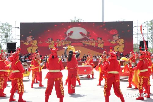 上面一个鼓下面目念什么?
