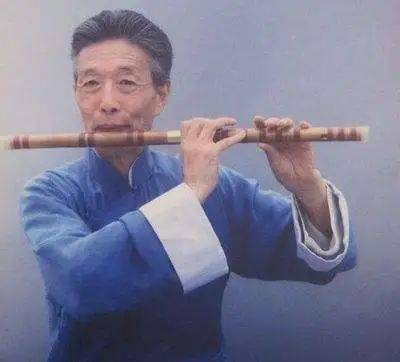 父亲的长笛阅读理解，父亲的长笛中父亲的人物形象