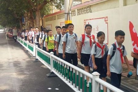 孩子上一年级不想上学怎么开导，准备上一年级的孩子怎么教