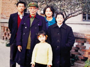朱珠的爷爷是谁扮演的，朱珠是谁的孙女