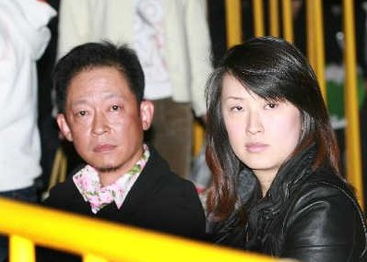 王志文老婆陈坚红简历，王志文老婆陈坚红照片