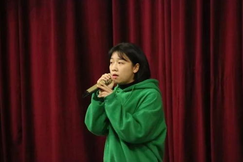 抵掌而谈的拼音，扺掌而谈读音