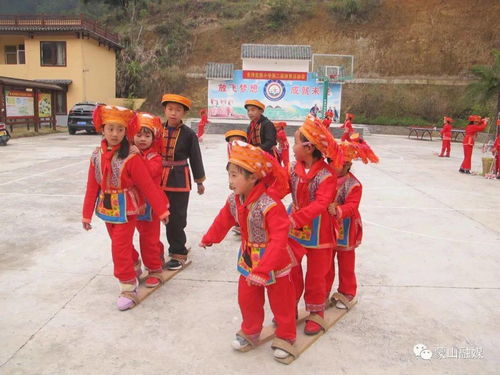 反对大民族主义,主要是大汉族主义，大汉族主义和地方民族主义都是民族团结的大敌