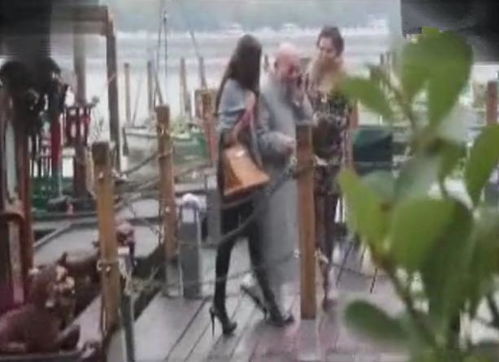 霍启刚嫩模、船。震门是怎么一回事?这晶晶也太可以了吧。
